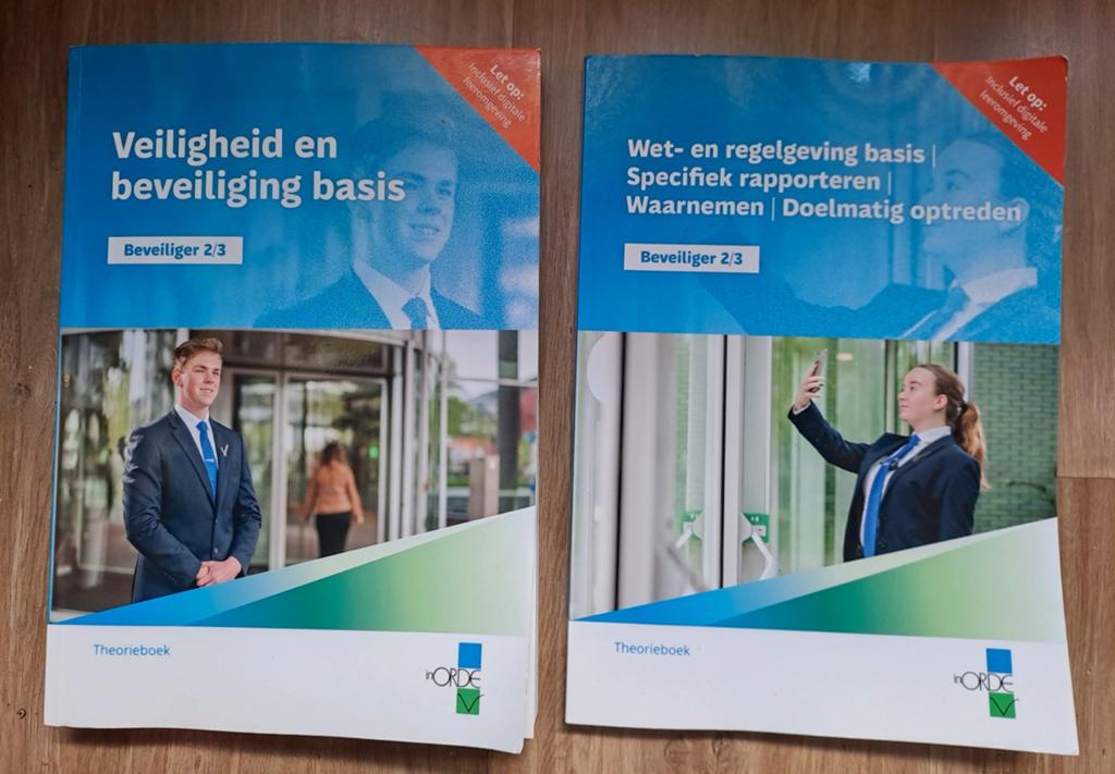 Beveiliger 2/3 Theorieboeken: Veiligheid Wet en regelgeving, Boeken, Ophalen of Verzenden, Zo goed als nieuw, MBO