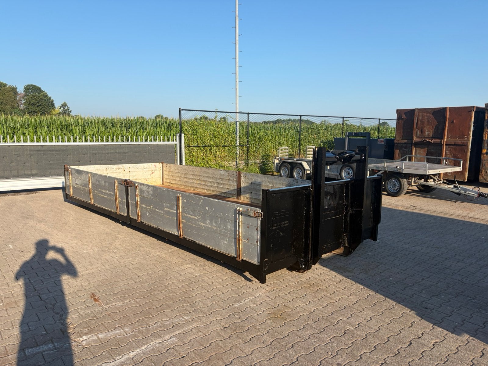 Container laadvloer, Ophalen