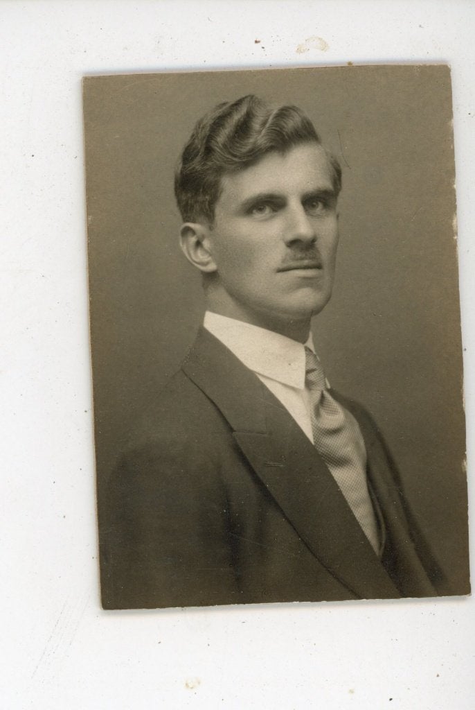 G52; CDV knappe man, Verzamelen, Verzenden, Voor 1940, Zo goed als nieuw, Foto