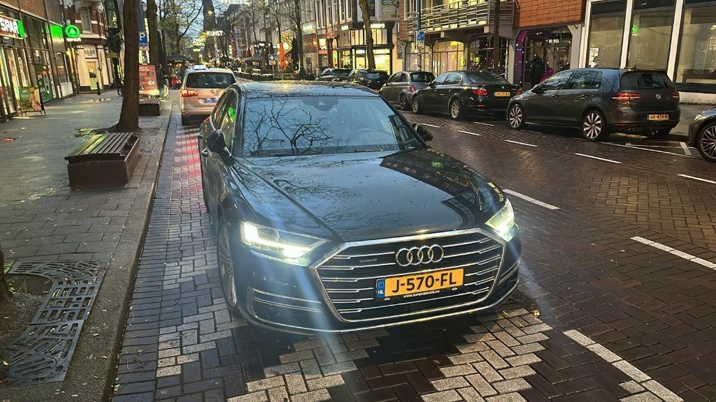 Audi A8 50 TDI 286pk Tiptronic Quattro 2018 Zwart, Auto's, Automaat, Dealer onderhouden, Autonomous Driving, Zwart