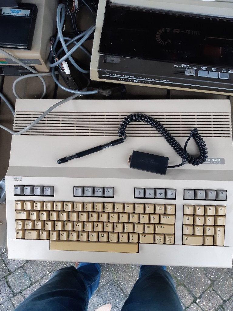 Nostalgische Commodore 128 computer, Computers en Software, Ophalen, Commodore
