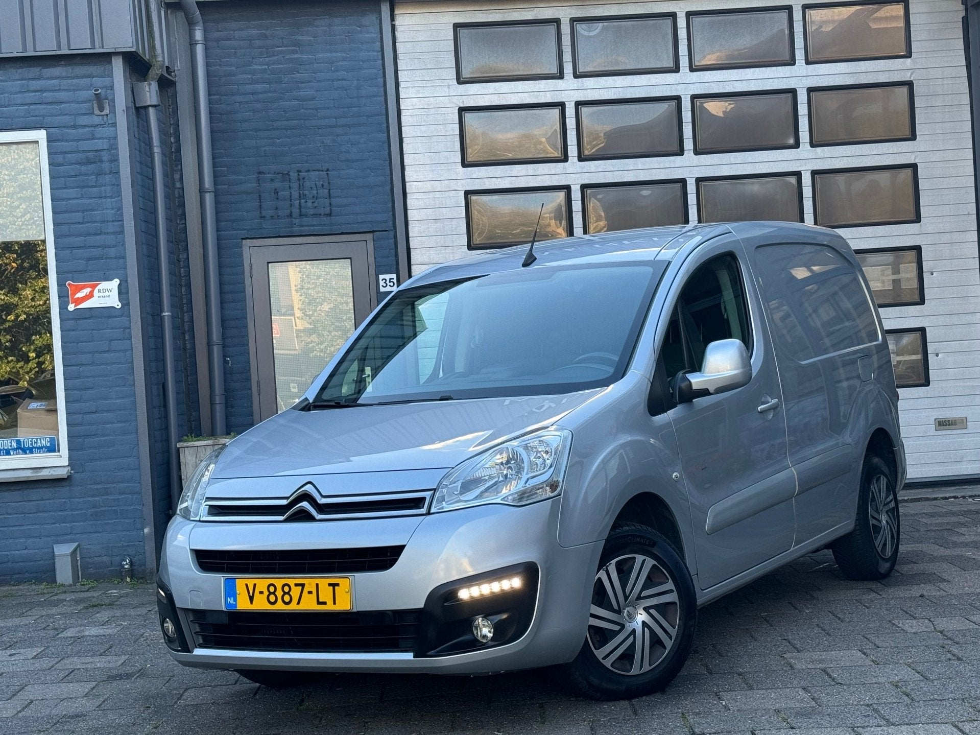Citroen Berlingo 1.6 BlueHDI 75 Business | Airco | Cruise |, Voorwielaandrijving, Gebruikt, Euro 6, 4 cilinders
