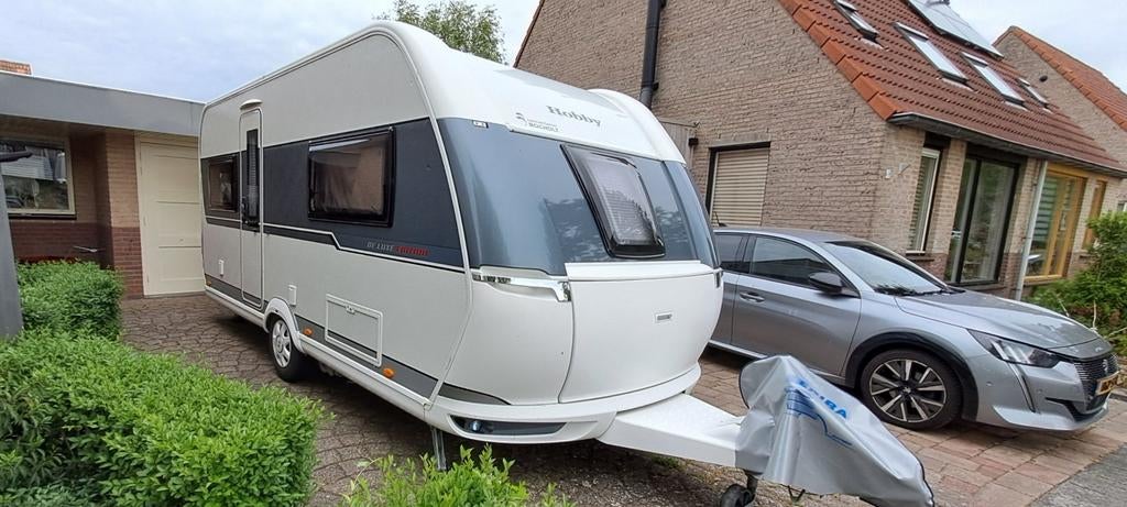 Hobby 460ufe De Luxe Edition 2018 mover voortent, Hobby, Frans bed, Particulier, 4 tot 5 meter