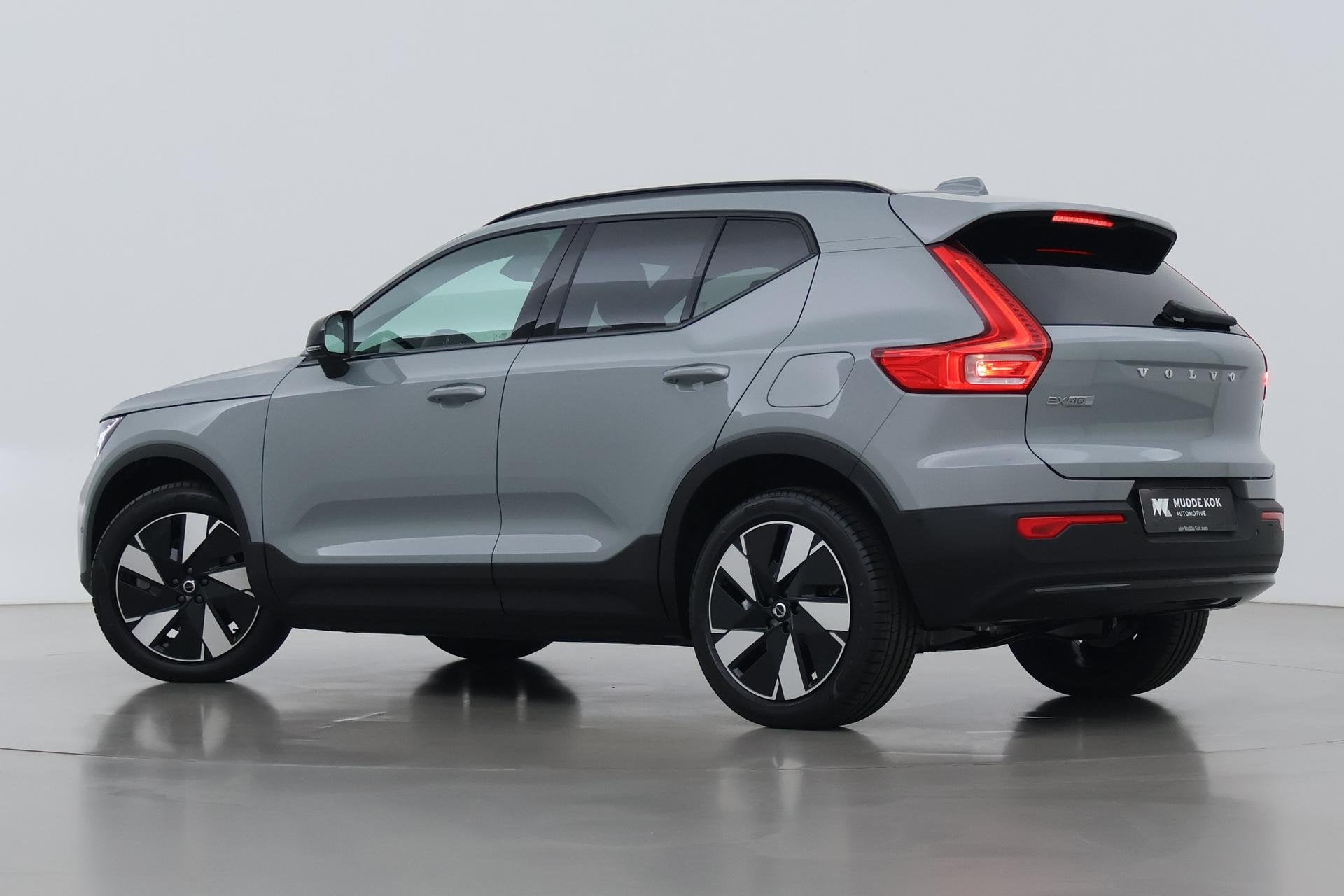 Volvo EX40 Single Motor Extended Range Plus 82 kWh | ACC | H, Auto's, Volvo, Automaat, Gebruikt, 252 pk, 1975 kg