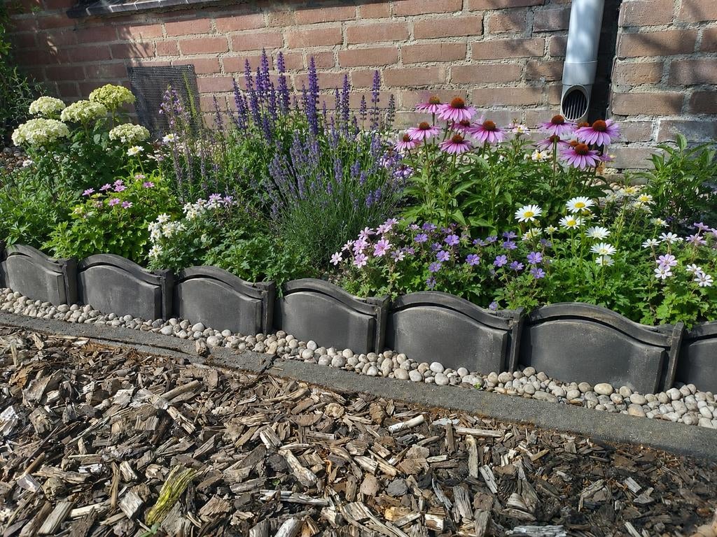Gratis dakpannen - ideaal voor bloemenborder afscheiding, Ophalen, Gebruikt, Steen of Klei, Zwart