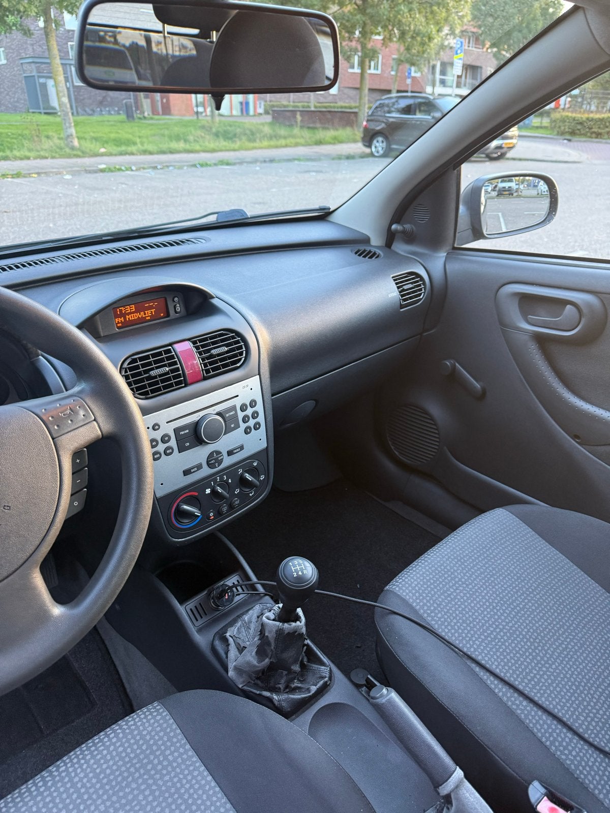Foto 18 van Opel Corsa 1.2 Twinport | 2e eigenaar | Airco | APK 06-2027