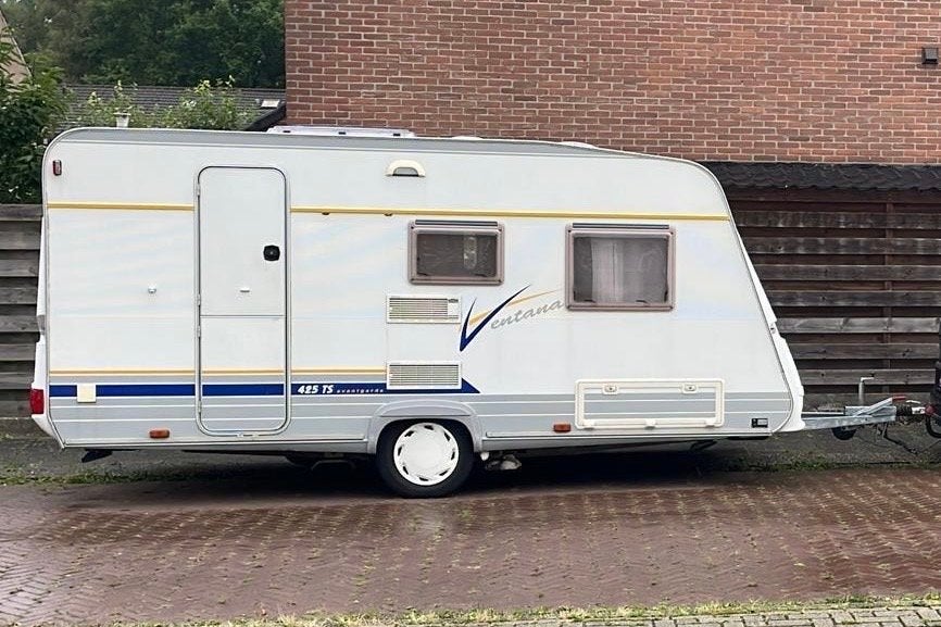 Burstner 425 TS Caravan met voortent - Ideaal voor gezin!, Overige merken, Omvormbare zithoek, Treinzit, 750 - 1000 kg