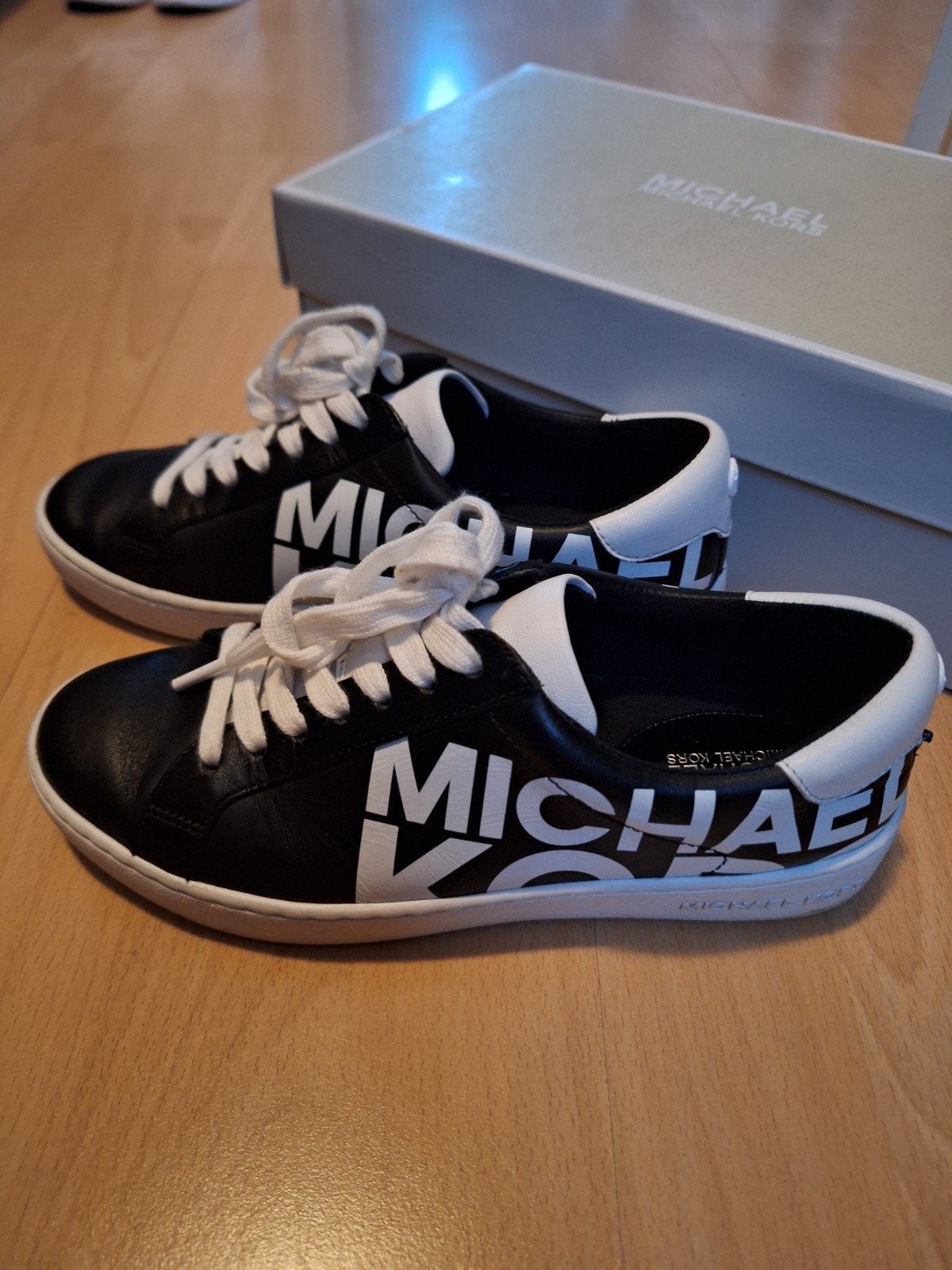 Michael Kors sneakers maat 36, Michael Kors, Zwart, Ophalen of Verzenden, Sneakers of Gympen