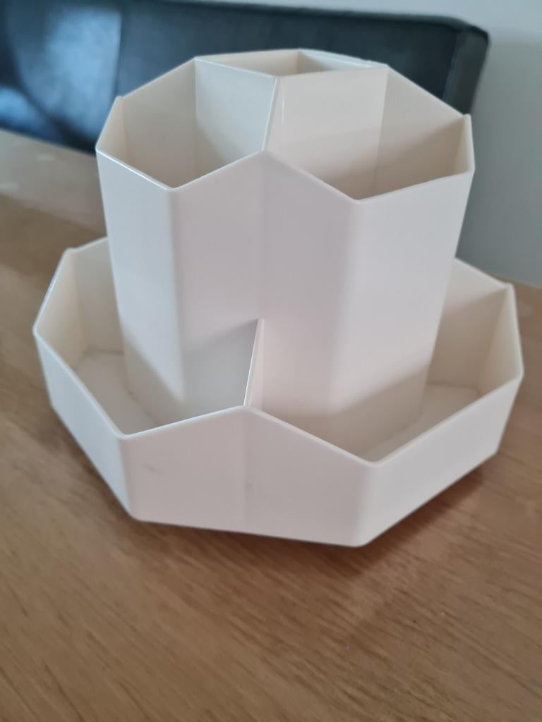 Roterende pennenbak, Diversen, Ophalen