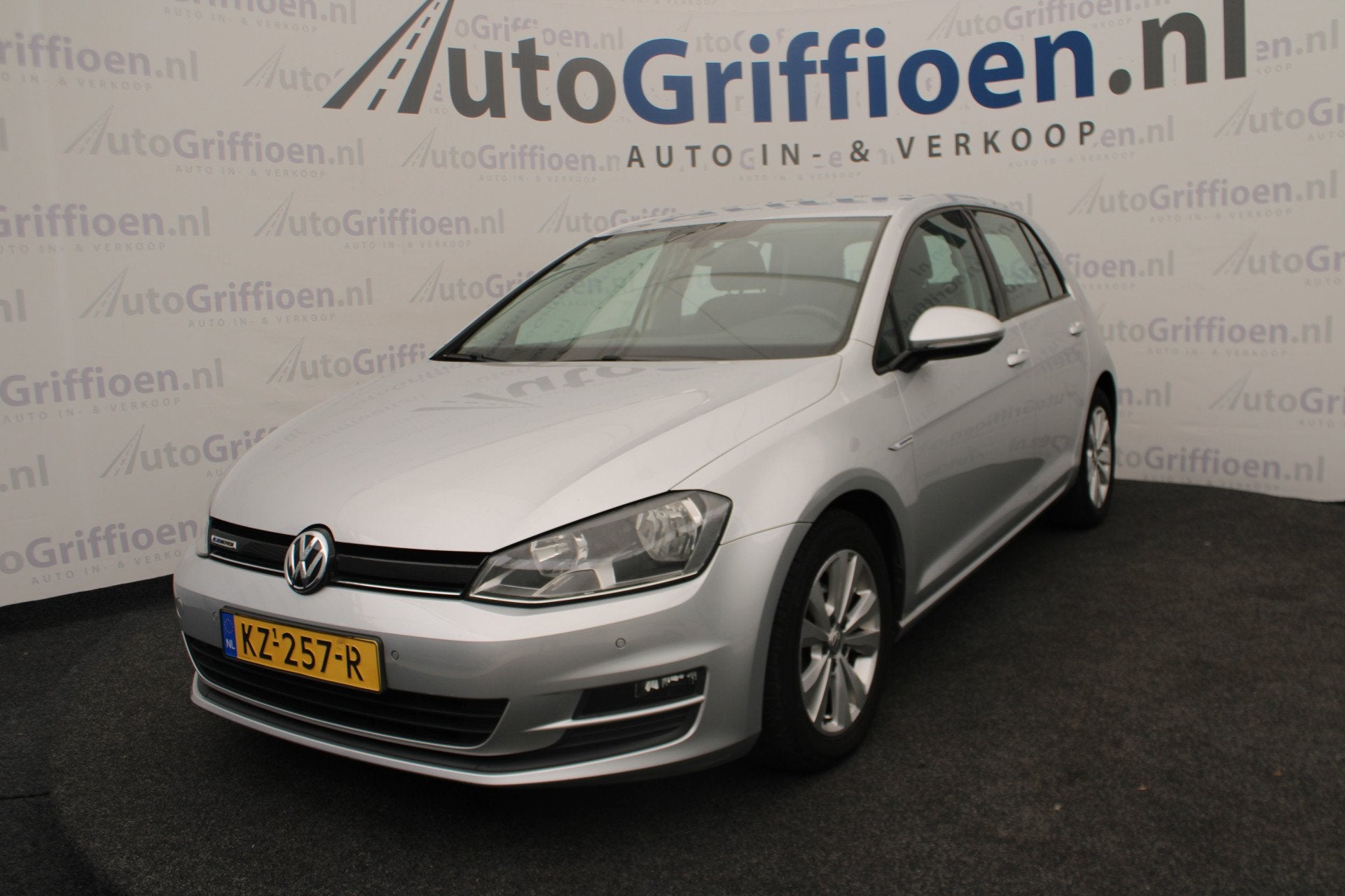 Volkswagen Golf 1.0 TSI Comfortline keurige 5-deurs met klim, Auto's, Voorwielaandrijving, Stof, Gebruikt, Euro 6