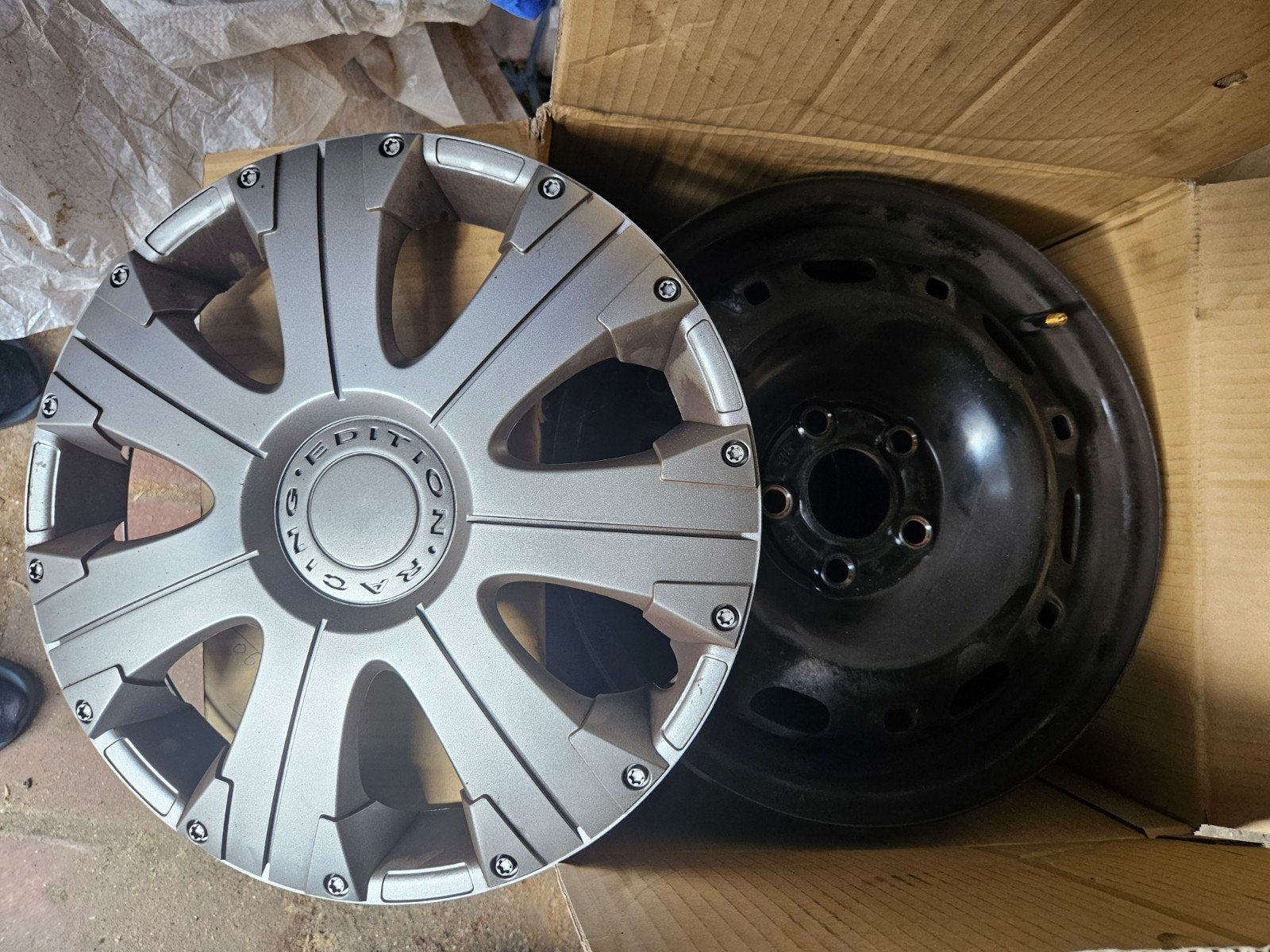 4x Stalen velgen VW Polo (9N) 2006 – incl. wieldoppen, Ophalen