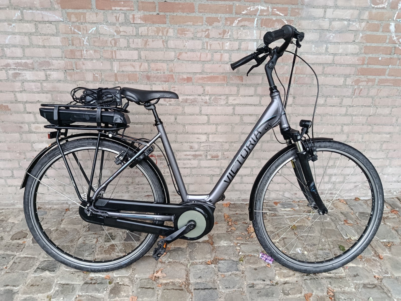 Victoria Trekking 5.7 E-bike - Bosch Active Line Plus, Fietsen en Brommers, Gebruikt, 51 tot 55 cm, 50 km per accu of meer, Ophalen