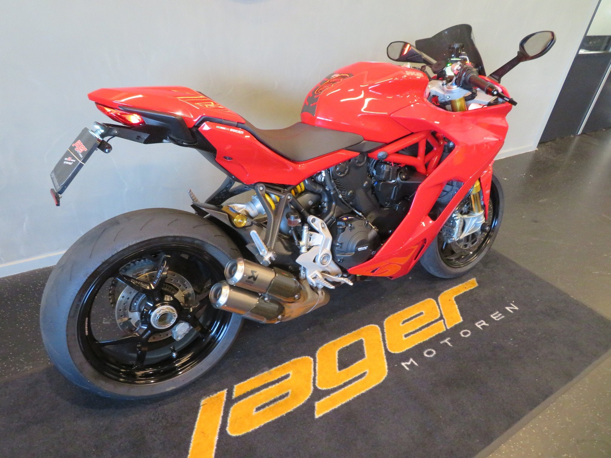 Ducati SUPERSPORT 939 S ABS AKRA HISTORIE (bj 2019), Bedrijf, 939 cc, Sport