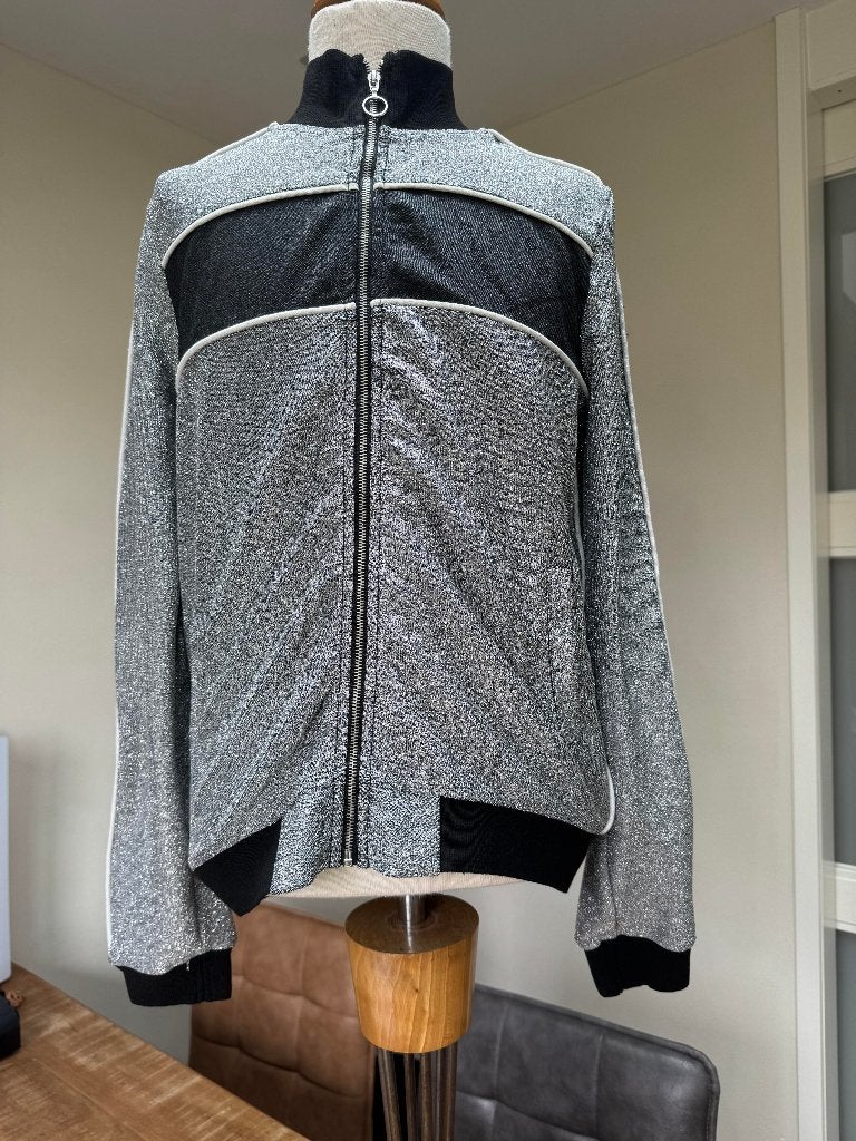AI&KO vestje glitter zilver / zwart NIEUW maat 164 ZJ, Kinderen en Baby's, Meisje, Trui of Vest, Nieuw, Ophalen of Verzenden