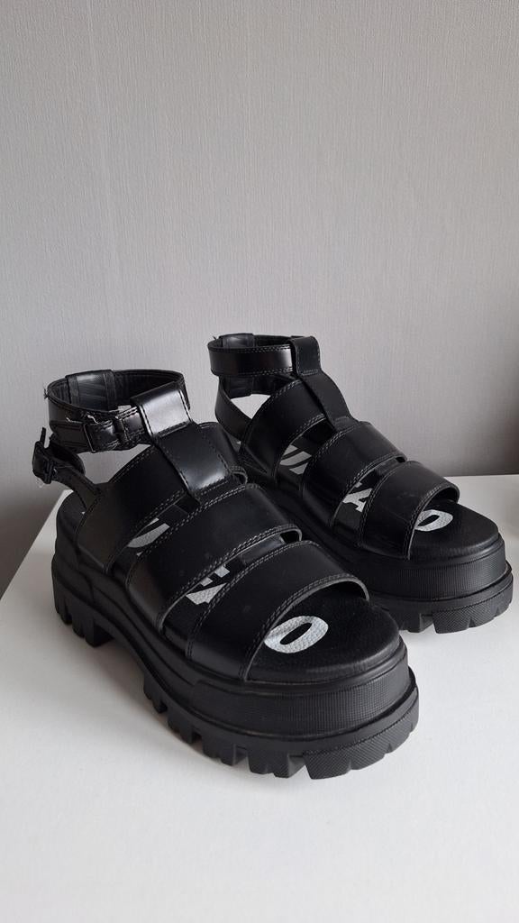 Stoere Buffalo sandalen maat 37, Zwart, Gedragen, Buffalo, Sandalen of Muiltjes