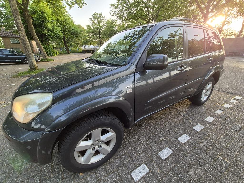 Toyota Rav4 2.0 5DR 4WD 2005 Grijs, 1998 cc, Zwart, 4 cilinders, 150 pk