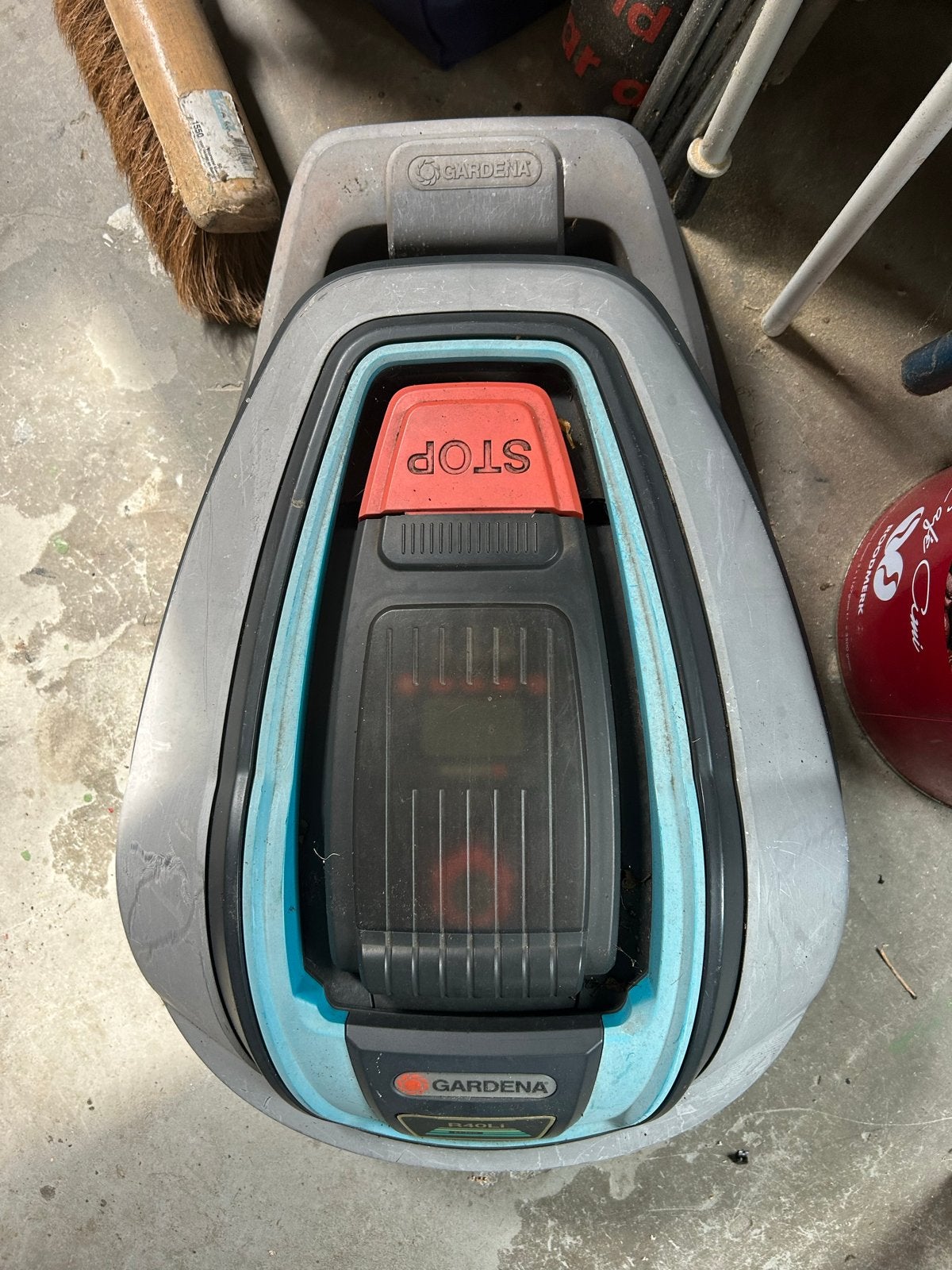 Gardena R40Li robotmaaier - Goed werkend met nieuw wielen, Ophalen of Verzenden, Gebruikt, Accu-grasmaaier