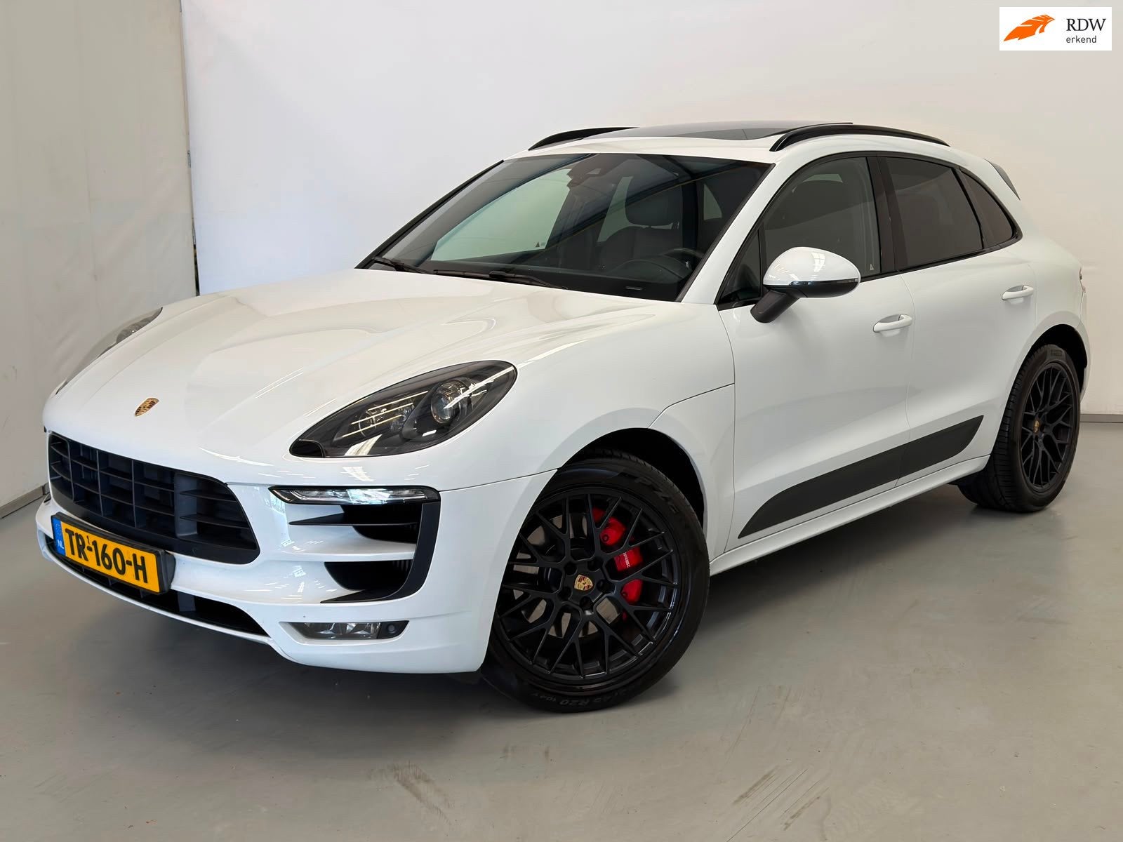 Porsche Macan 3.0 GTS / Pano / Luchtvering / Trekhaak, Auto's, Automaat, Gebruikt, Bedrijf, SUV of Terreinwagen