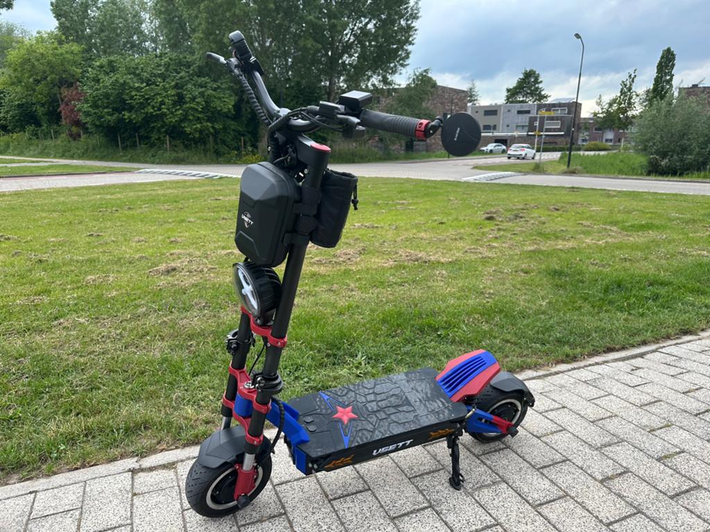 Een mooie Vsett 11+ elektrische step twv €2899, Fietsen en Brommers, Steps, Ophalen of Verzenden, Zo goed als nieuw, Elektrische step (E-scooter)
