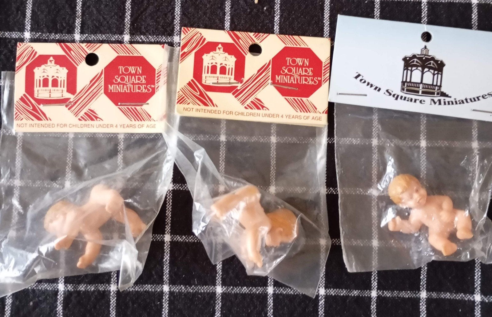 Miniatuur babypopjes voor poppenhuis, Ophalen of Verzenden, Nieuw