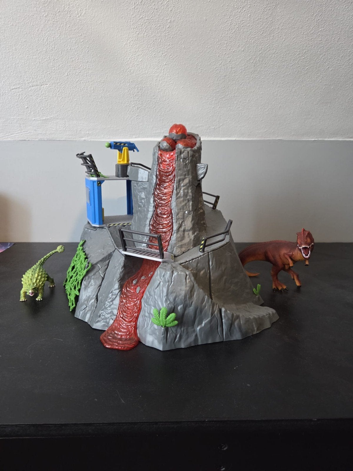 Schleich Dinosaurus vulkaan, Ophalen of Verzenden, Zo goed als nieuw