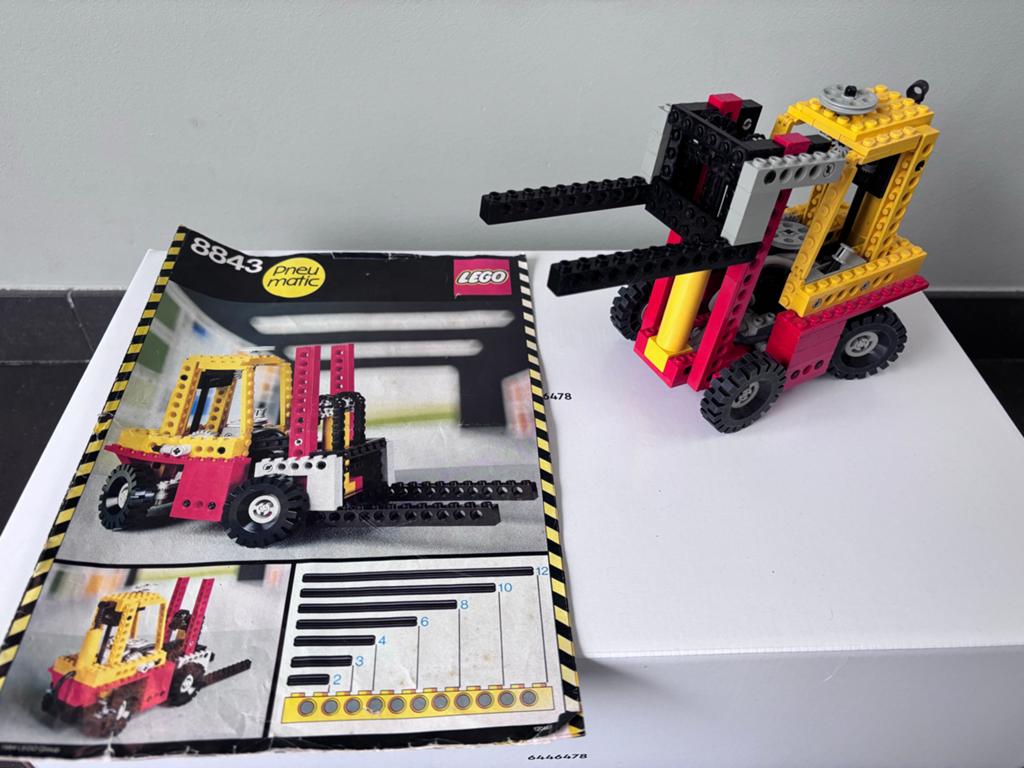 LEGO Technic 8843 Vorkheftruck met pneumatiek, Kinderen en Baby's, Speelgoed | Duplo en Lego, Gebruikt, Lego, Ophalen of Verzenden