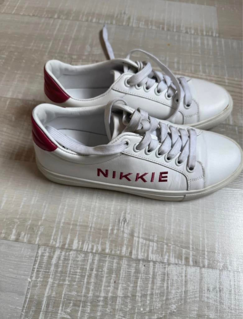 NIKKIE schoenen maat 36, Ophalen of Verzenden, Zo goed als nieuw, Zwart, Sneakers of Gympen