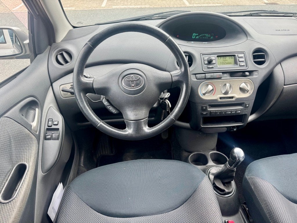 Toyota YARIS 1.3 VVT-i Sol 5DRS AIRCO NAP APK 5-2027 GOEDE N, Auto's, Toyota, Voorwielaandrijving, 1299 cc, 86 pk, Gebruikt