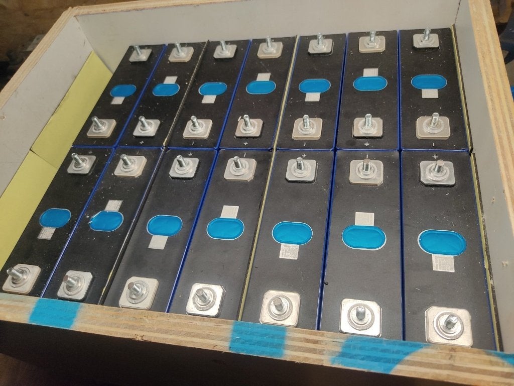EVE LF230 LiFePO4-cellen + Daly BMS te koop, Ophalen, Zo goed als nieuw