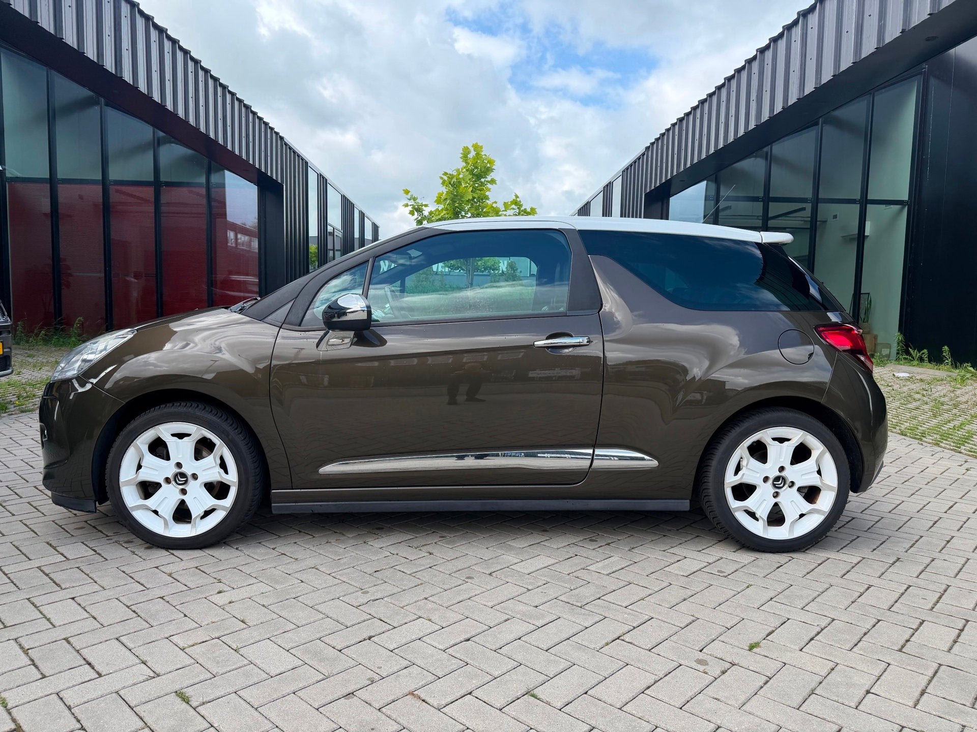 Citroen DS3 1.6 THP Sport Chic Cruise Clima Stoelvw Nwe APK, Voorwielaandrijving, Euro 5, Gebruikt, Beige