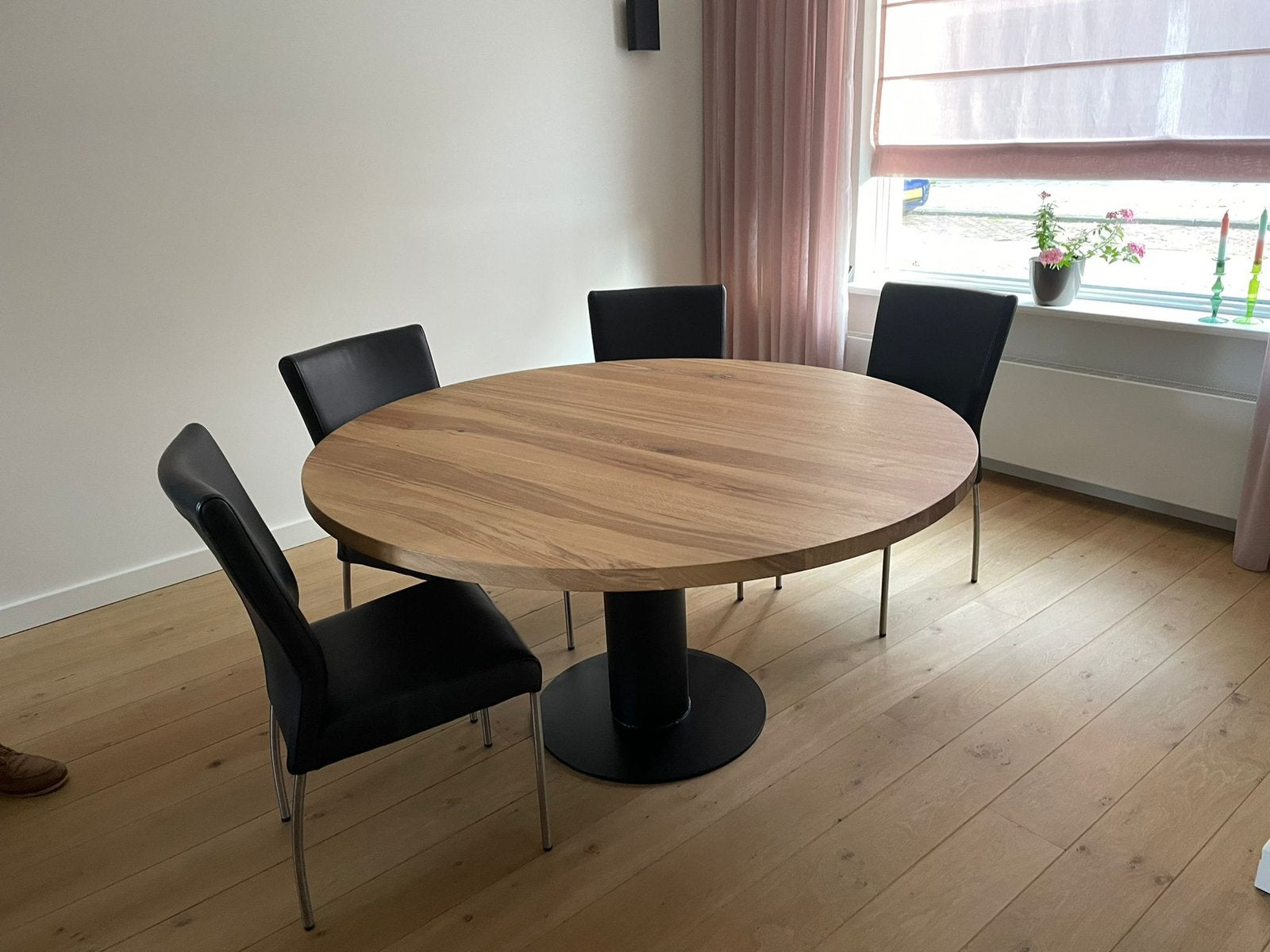 Foto 11 van Eiken ronde eettafel tafel bureau GRATIS BEZORGD Eikenhout