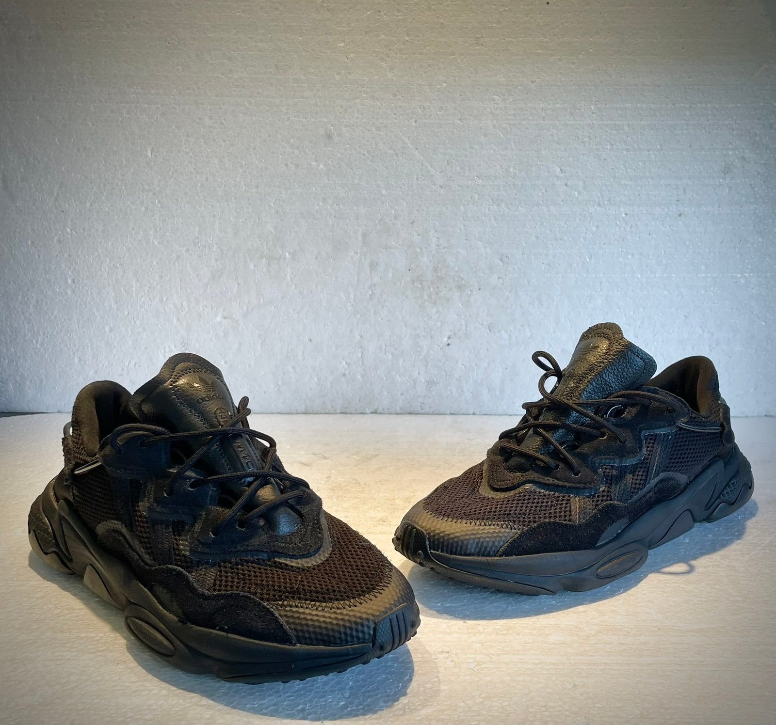 Adidas Ozweego sneakers gympen sport schoenen 43 zwart, Zwart, Ophalen of Verzenden, Sneakers of Gympen, Zo goed als nieuw
