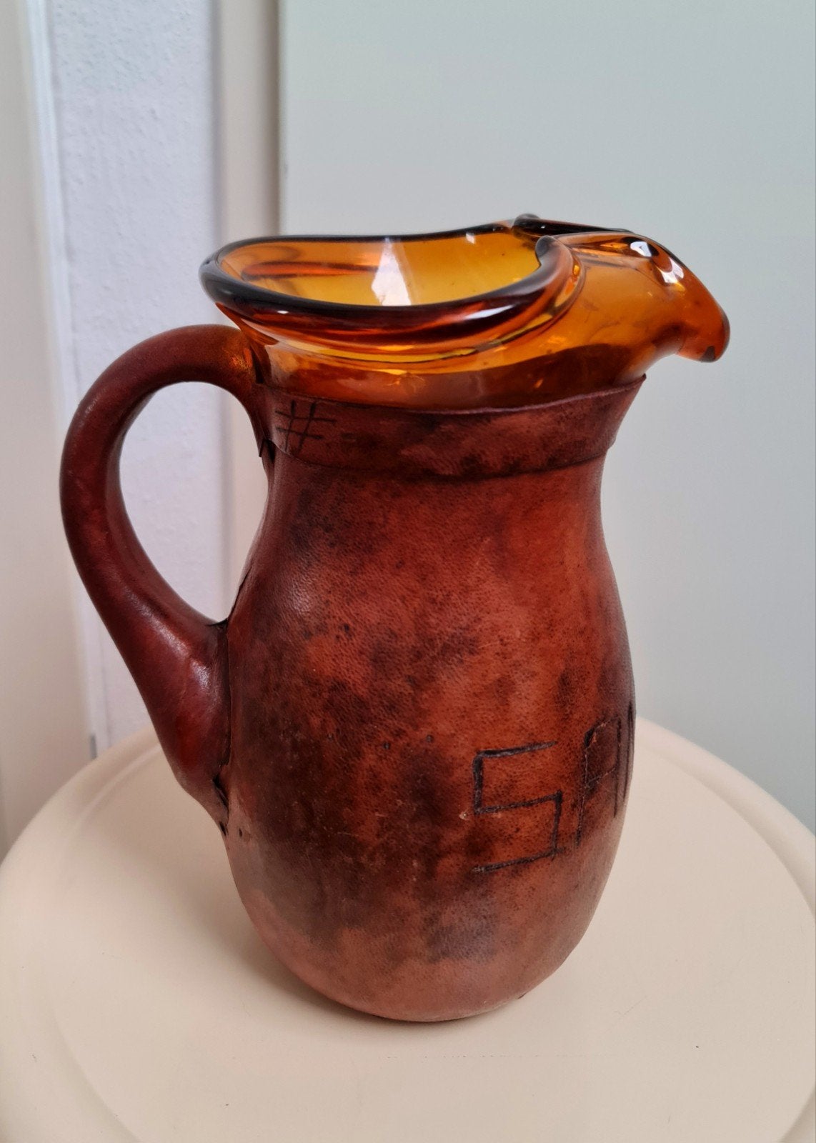 Vintage Artesania Raymon Sangria karaf amber glas & leer, Ophalen