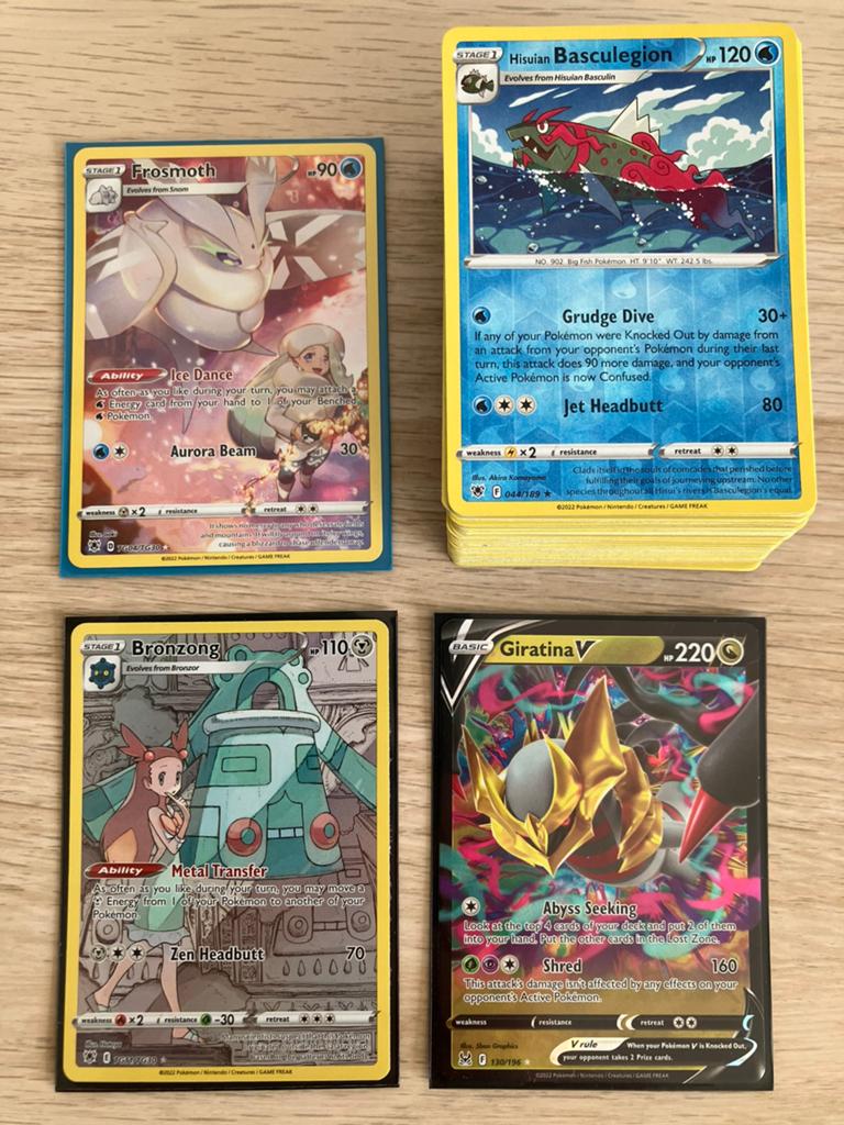 KADO TIP Set van 100 verschillende originele Pokemon kaarten, Ophalen of Verzenden, Zo goed als nieuw, Meerdere kaarten, Foil