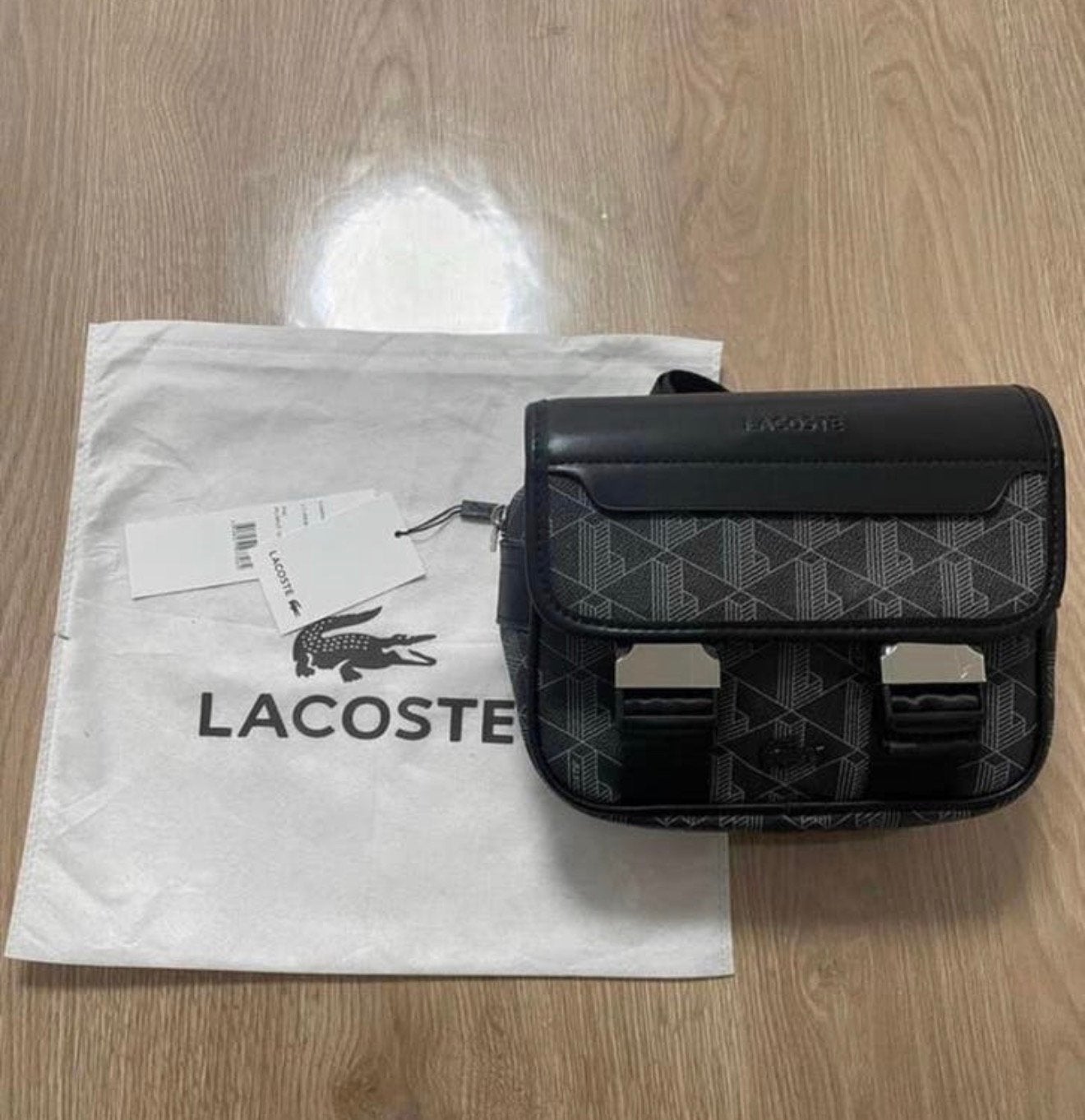 Lacoste schouder man, Sieraden, Tassen en Uiterlijk, Tassen | Schoudertassen, Ophalen of Verzenden, Zo goed als nieuw, Zwart