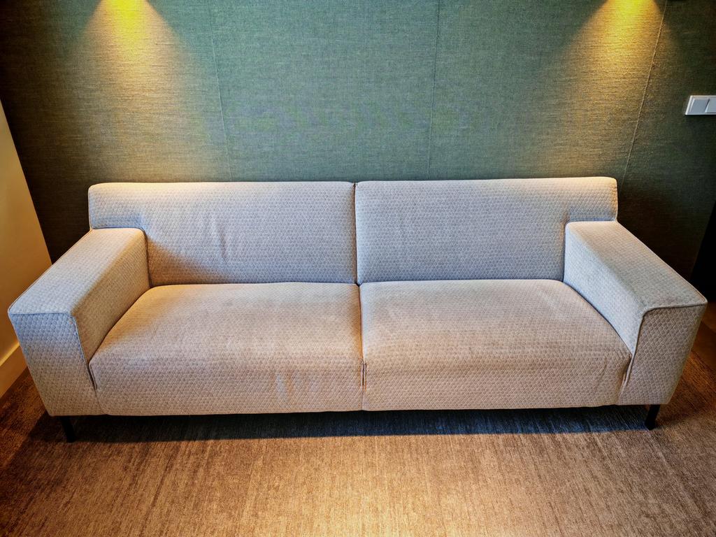 Lichtgrijze bank (vd Zitfabriek - 227 cm breed), Ophalen, Driepersoons, 75 tot 100 cm, Zo goed als nieuw