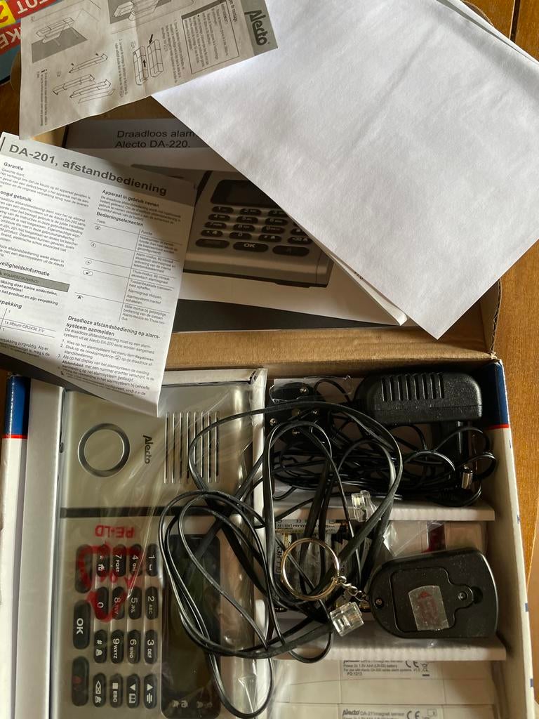 Alecto DA-200 Draadloos Alarmsysteem met Telefoonkiezer, Raam of Deur, Ophalen of Verzenden, Zo goed als nieuw, Compleet systeem