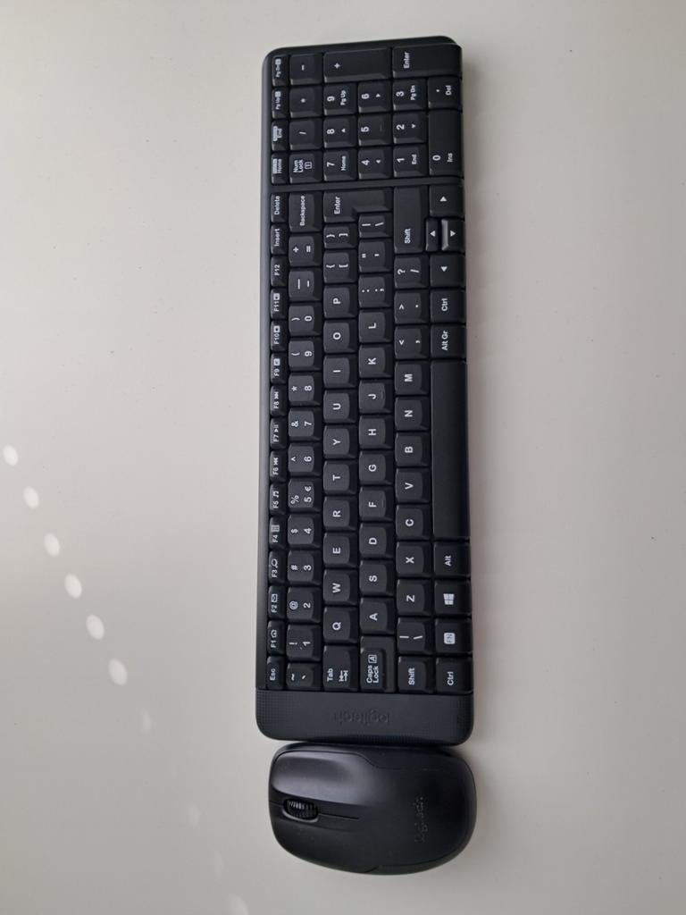 Logitech K220 Compact Draadloos Toetsenbord & Muis Combo, Muis, Toetsenbord en muis-set, Logitech, Nieuw
