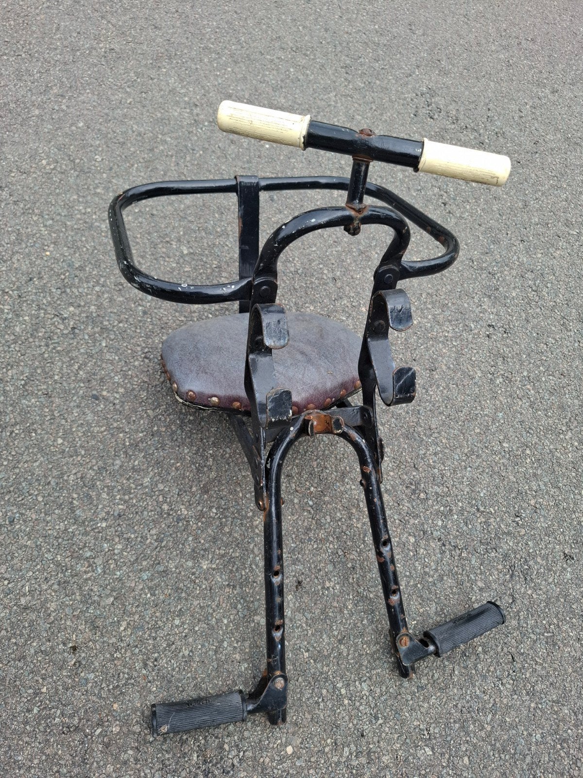 Klassiek kinderfietsstoeltje - Vintage voorzitje, Ophalen, Gebruikt, Voorzitje, Voetsteuntjes