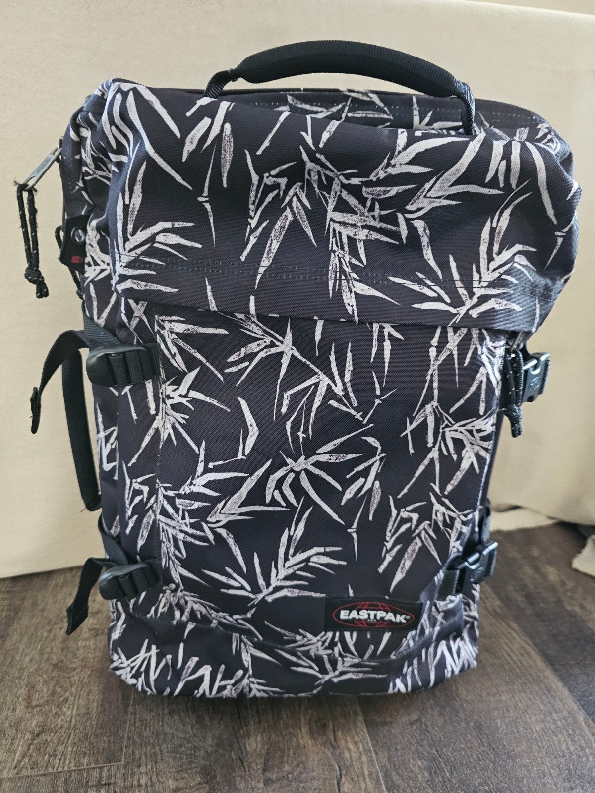 Eastpak Cabin Size Trolley - Zwart met Bamboe Print, Ophalen, Gebruikt, 20 tot 30 cm, Zwart