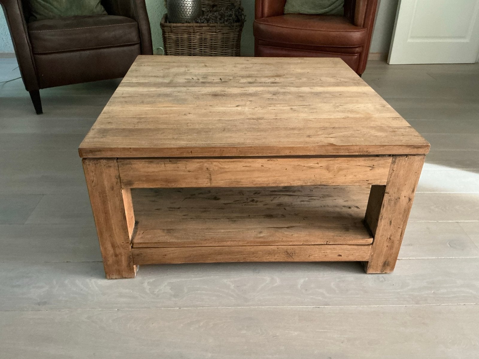 Robuuste houten salontafel 80x80 cm, Ophalen, Gebruikt, Vierkant, 50 tot 100 cm