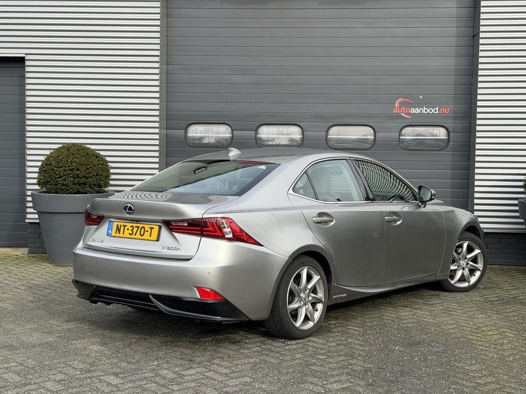 Lexus IS 300h Business Line Pro | Navigatie | Camera | DAB |, Auto's, Lexus, Automaat, Euro 5, Achterwielaandrijving, Gebruikt