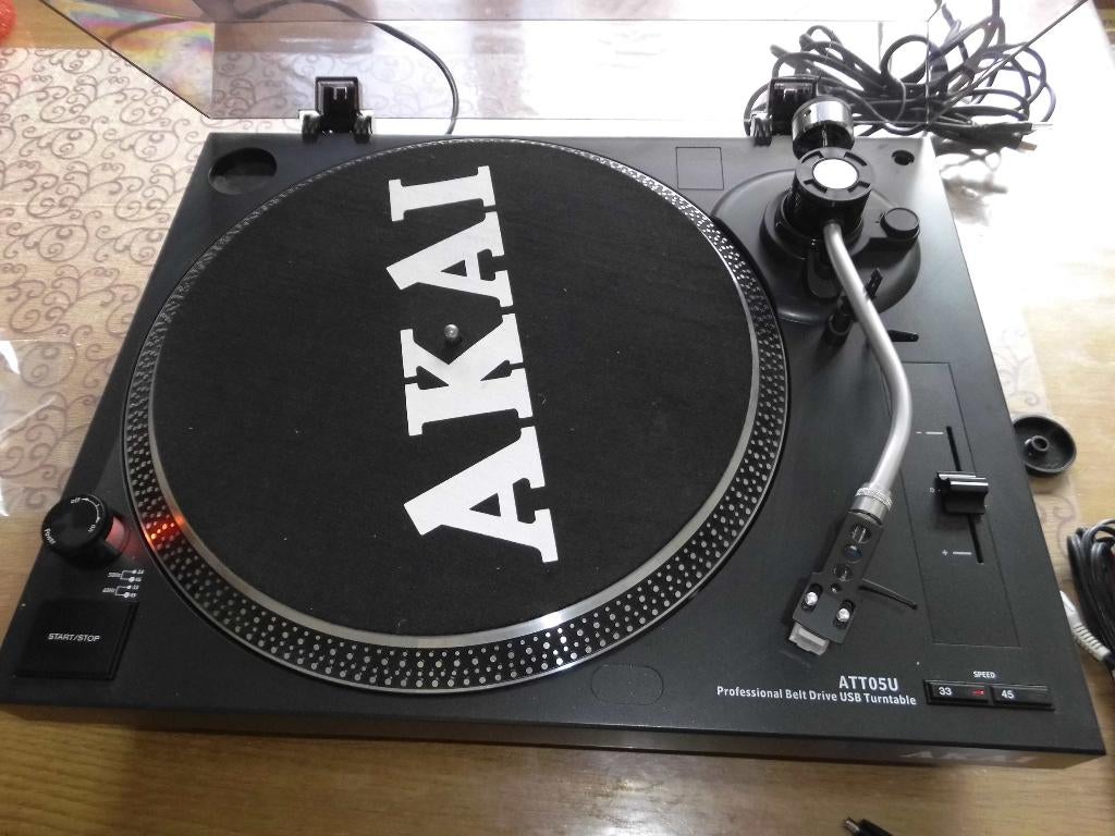 Akai ATT05U Platenspeler met USB, Ophalen of Verzenden, Zo goed als nieuw, USB-aansluiting, Platenspeler