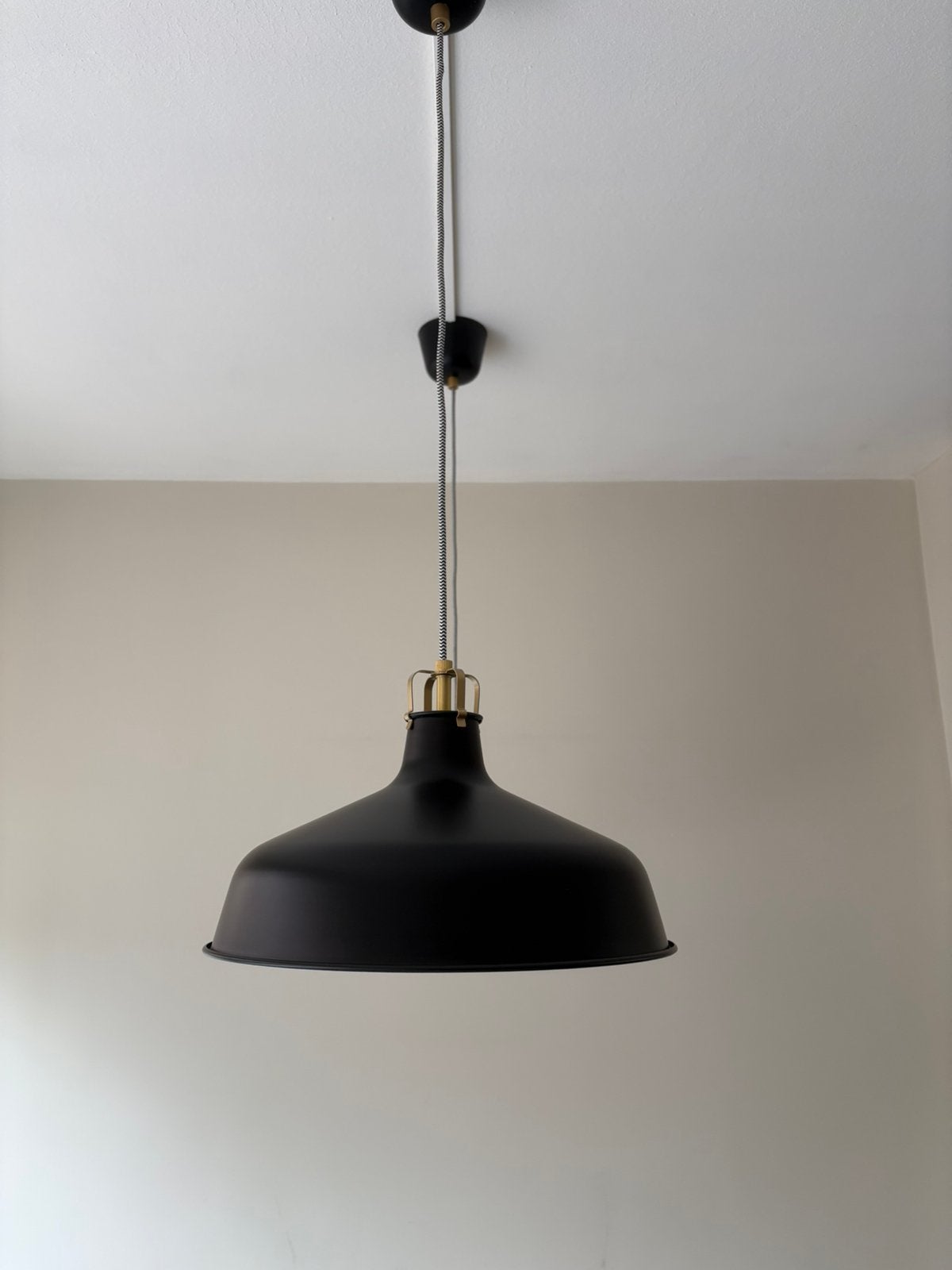 Twee hanglampen IKEA Ranarp, Ophalen of Verzenden, Zo goed als nieuw