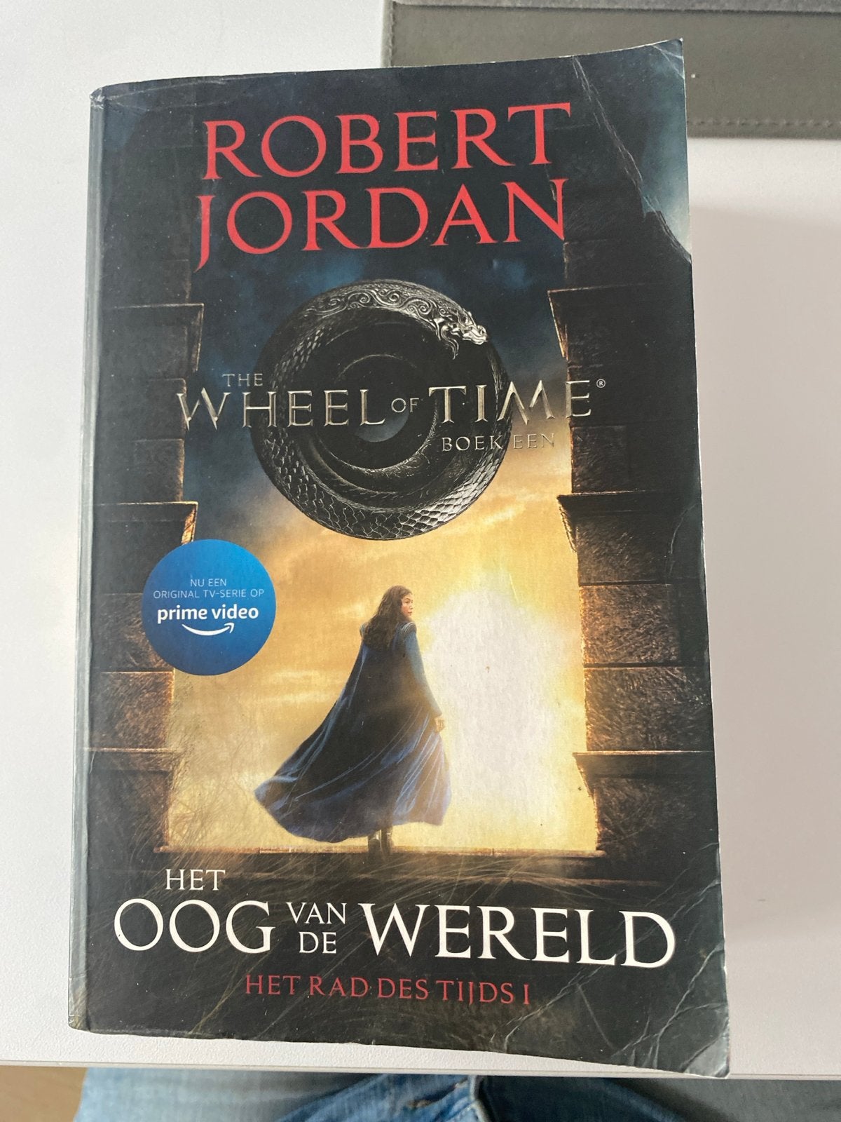 Het Oog van de Wereld - Het Rad des Tijds I - Robert Jordan, Ophalen of Verzenden, Gelezen