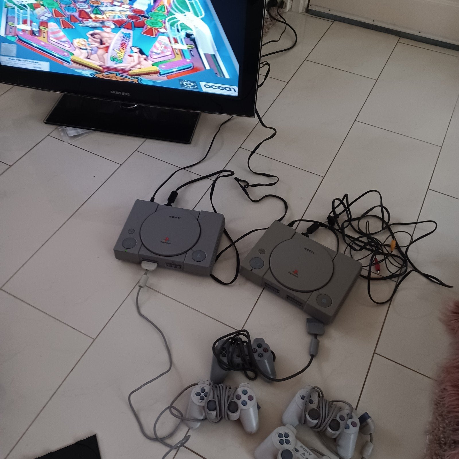2x ps1/playstation 1 ,controllers ,+/- 190 spellen  200€, Ophalen, Gebruikt, Met 3 controllers of meer, Met games