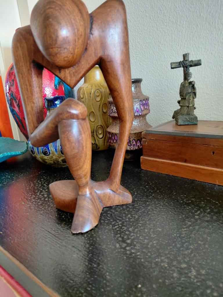 Vintage abstract houten sculptuur beeld jaren 70, Houtsnijwerk, Ophalen of Verzenden, 20 - 50 cm, Bruin