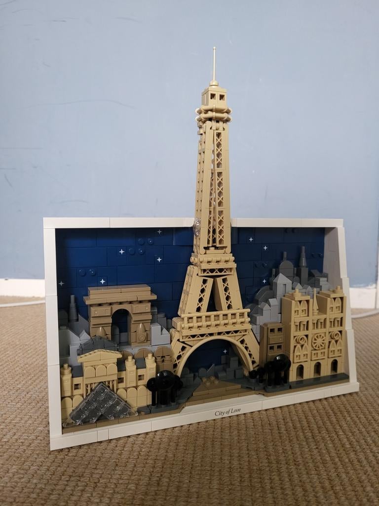 LEGO 21064 Paris City Of Love, Ophalen of Verzenden, Zo goed als nieuw