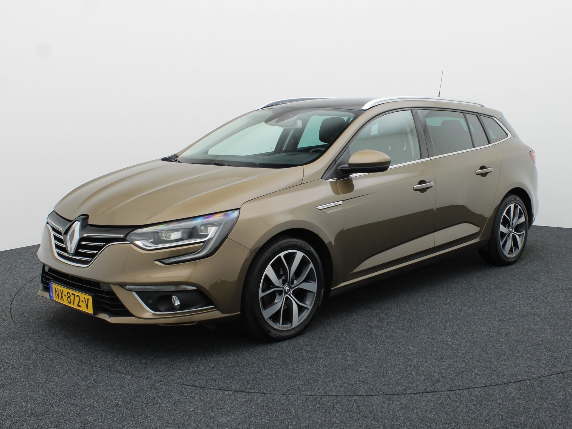 Renault Mégane Estate 1.2 TCe Bose | Panodak | Trekhaak | H, Voorwielaandrijving, Gebruikt, 4 cilinders, 132 pk