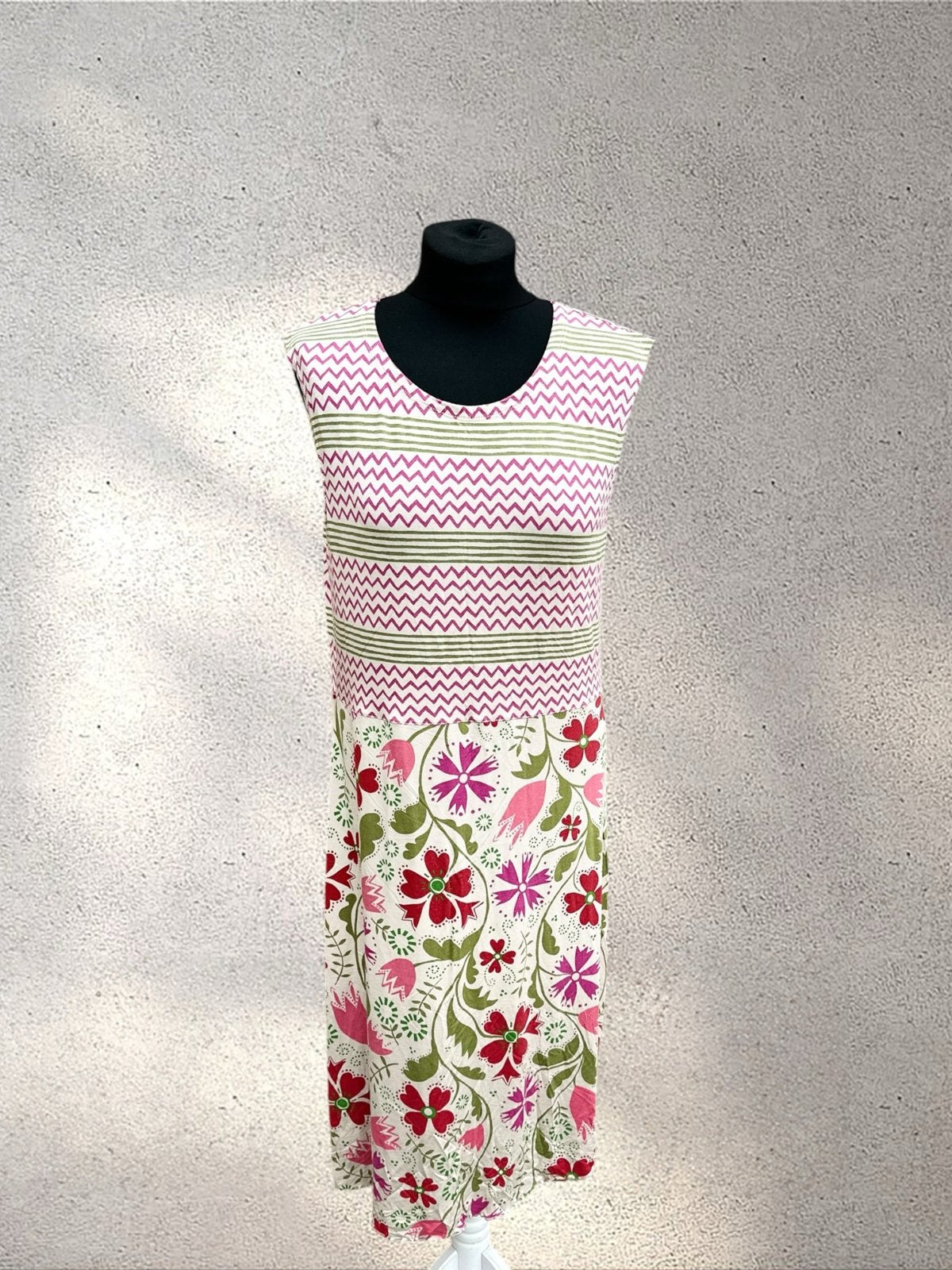 Gudrun Sjödén jurk met bloemenprint en zigzagpatroon, Kleding | Dames, Jurken, Maat 42/44 (L), Ophalen of Verzenden, Zo goed als nieuw